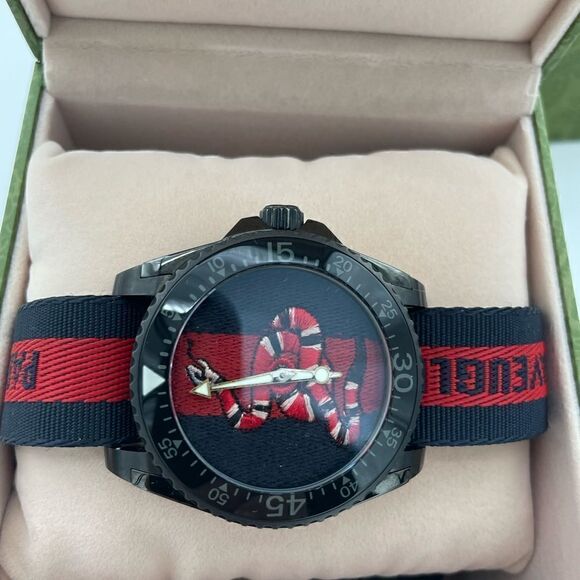 Men’s Gucci snake embroidered 45 mm watch - Picture 8 of 10